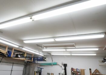 LED GARAGE LIGHT