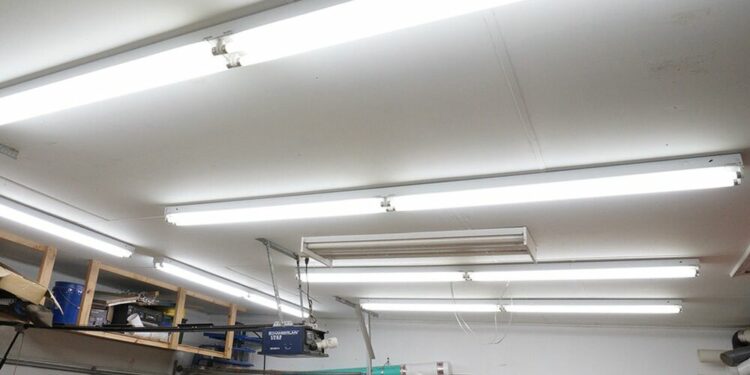 LED GARAGE LIGHT