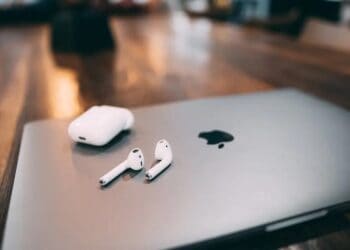 how to connect airpods to mac